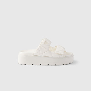 Padded nappa leather slides