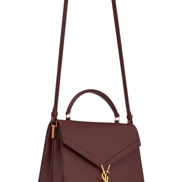 SAINT LAURENT CASSANDRA MEDIUM TOP HANDLE IN GRAIN DE POUDRE EMBOSSED DARK PECAN 24CM
